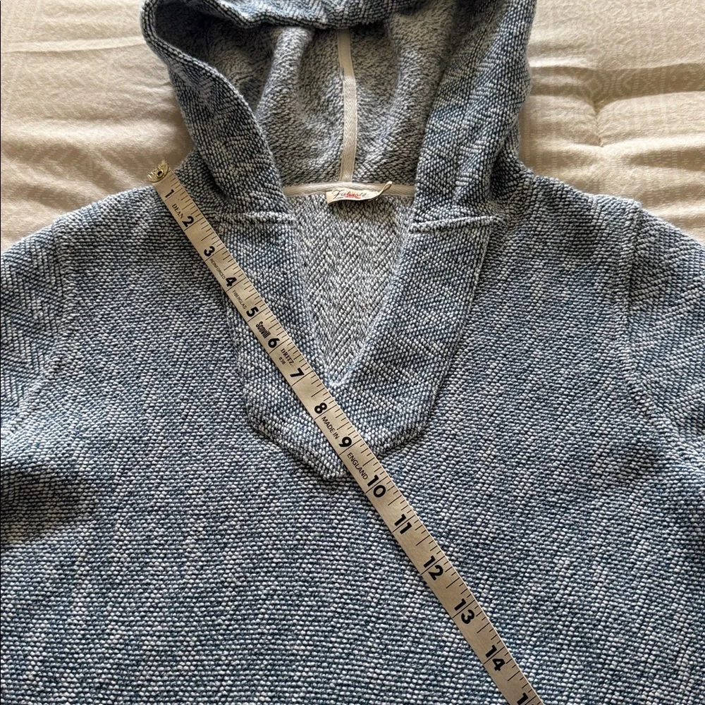 Faherty Whitewater Hoodie Baja Sweatshirt Womens small White Blue Textured Terry